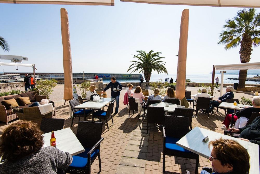 Hostal Port Corona Cala Ratjada  Exterior foto